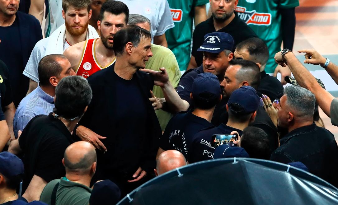 Ολυμπιακός: «Διπλή απόπειρα βιαιοπραγίας εναντίον του Μπαρτζώκα» (vid)