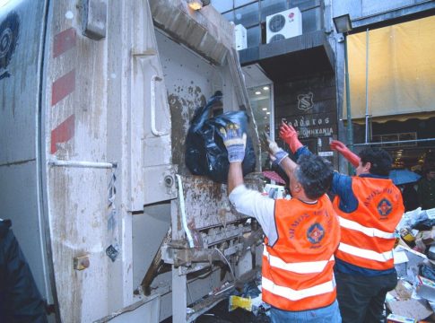 Κυψέλη: Επιβάτες ΙΧ χτύπησαν υπάλληλο καθαριότητας – Τι συνέβη