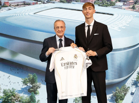 Παρουσιάστηκε ο Χάουσεν στη Ρεάλ Μαδρίτης (pic)