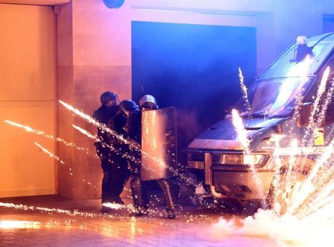 Δύο οι νεκροί στο Παρίσι: Σκληρές εικόνες στην Γαλλία (vids)
