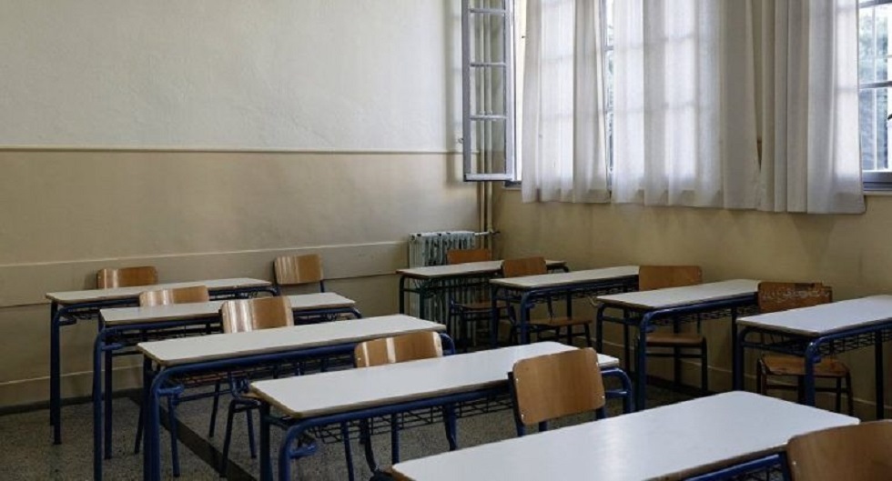 Ρέθυμνο: Μολότοφ έριξαν άγνωστοι σε σχολείο – Προκλήθηκαν φθορές