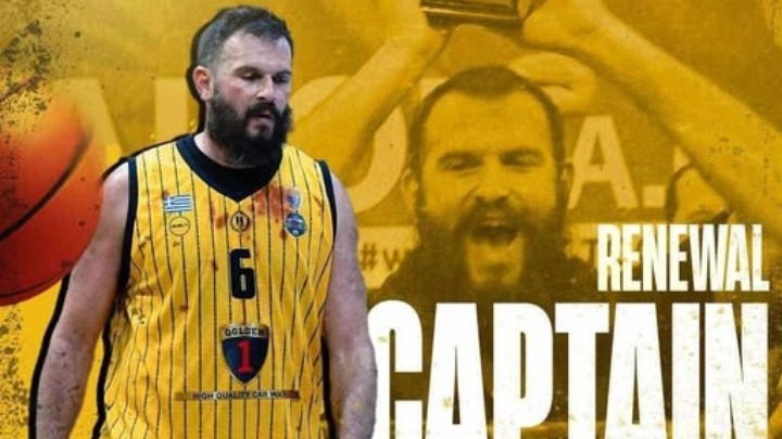 Ο Αντώνης Φώτσης συνεχίζει ακάθεκτος στα 44!