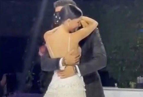Γάμος Κωνσταντίνου Αργυρού – Αλεξάνδρα Νίκα: Ο πρώτος χορός του ζευγαριού μετά το γάμο – Το τραγούδι που χόρεψαν