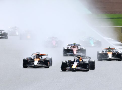 Χαμός με Φερστάπεν και Πιάστρι στο Silverstone