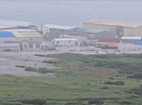 Ρωσία: Στις ακτές των ΗΠΑ έφθασε το τσουνάμι μετά τον ισχυρό σεισμό 8,8 Ρίχτερ