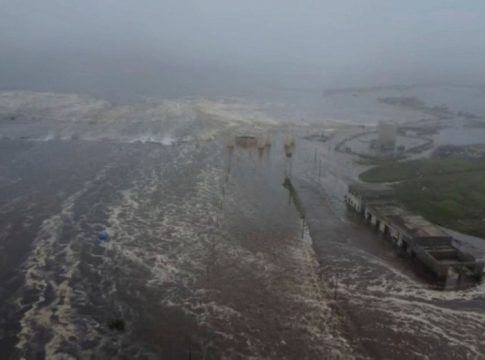 Ρωσία: Δεκάδες ισχυροί μετασεισμοί μετά τα 8,8 Ρίχτερ – Κύματα τσουνάμι και σε Ιαπωνία, Αλάσκα και Χαβάη