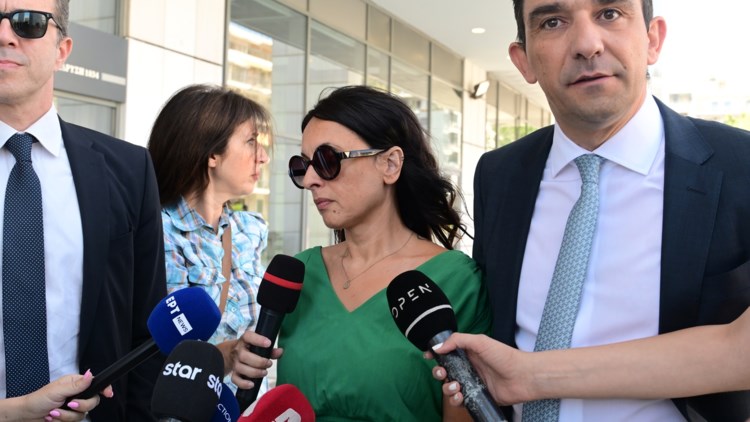 Δίκη Φιλιππίδη: Η μία από τις δύο καταγγέλλουσες μιλά πρώτη φορά – «Αισθάνομαι δικαιωμένη και ανακουφισμένη»