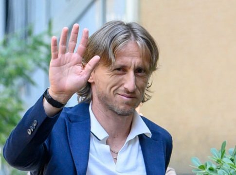 «Ο Μόντριτς ανακοίνωσε την άφιξή του στη Μίλαν» (vid)