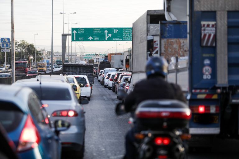 Κηφισός: Καραμπόλα 3 οχημάτων – Πού εντοπίζονται καθυστερήσεις