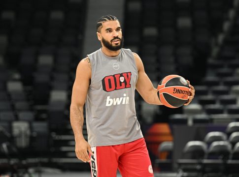 Ολυμπιακός: Στη πόρτα της εξόδου ο Ναζ Μήτρου-Λονγκ