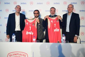 Για ποιον λόγο το λογότυπο των νερών ArrenA μπήκε κάτω από το σήμα του Ολυμπιακού (pics)