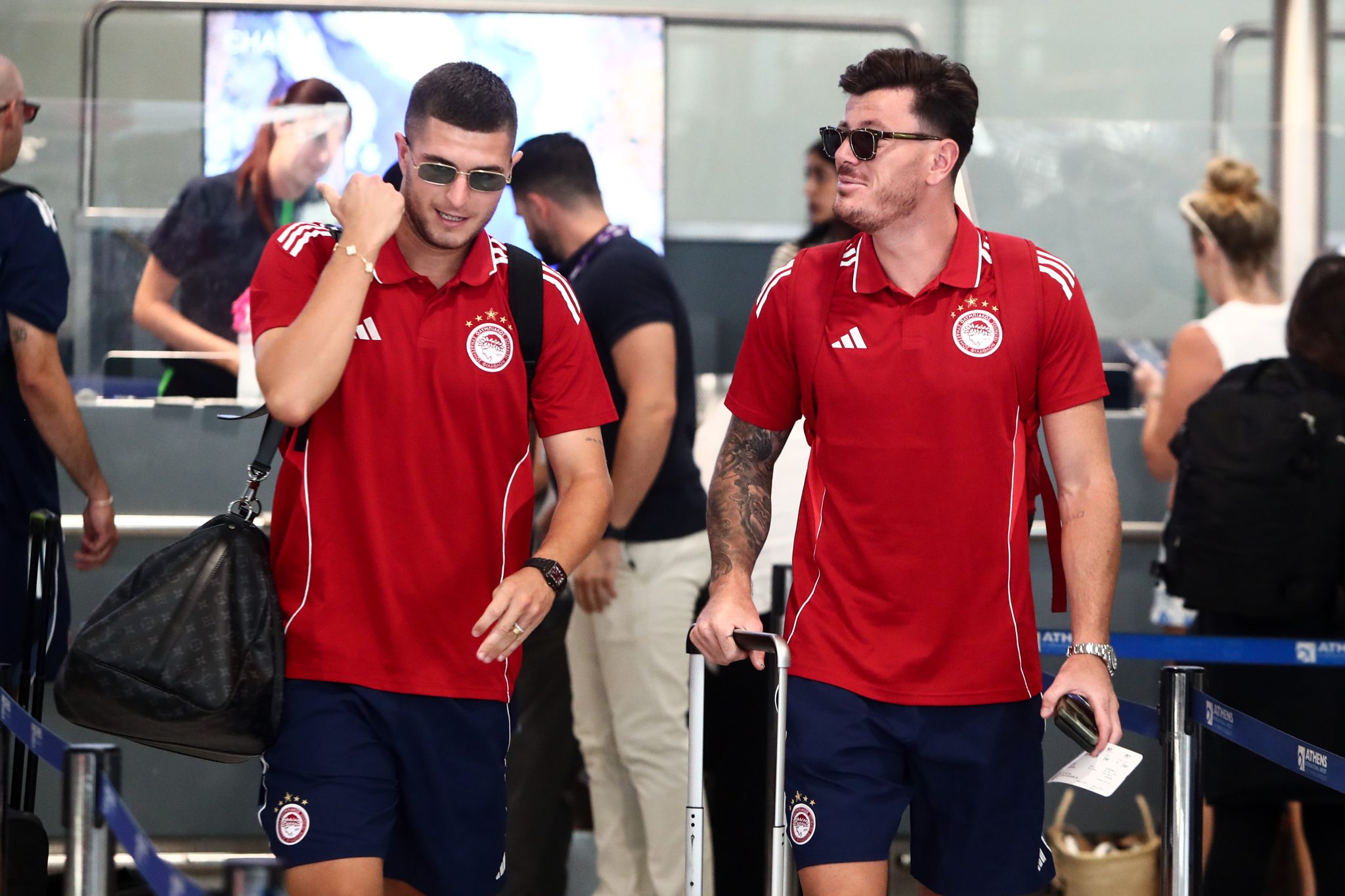 «Πέταξε» για Ολλανδία ο Ολυμπιακός (pics, vids)