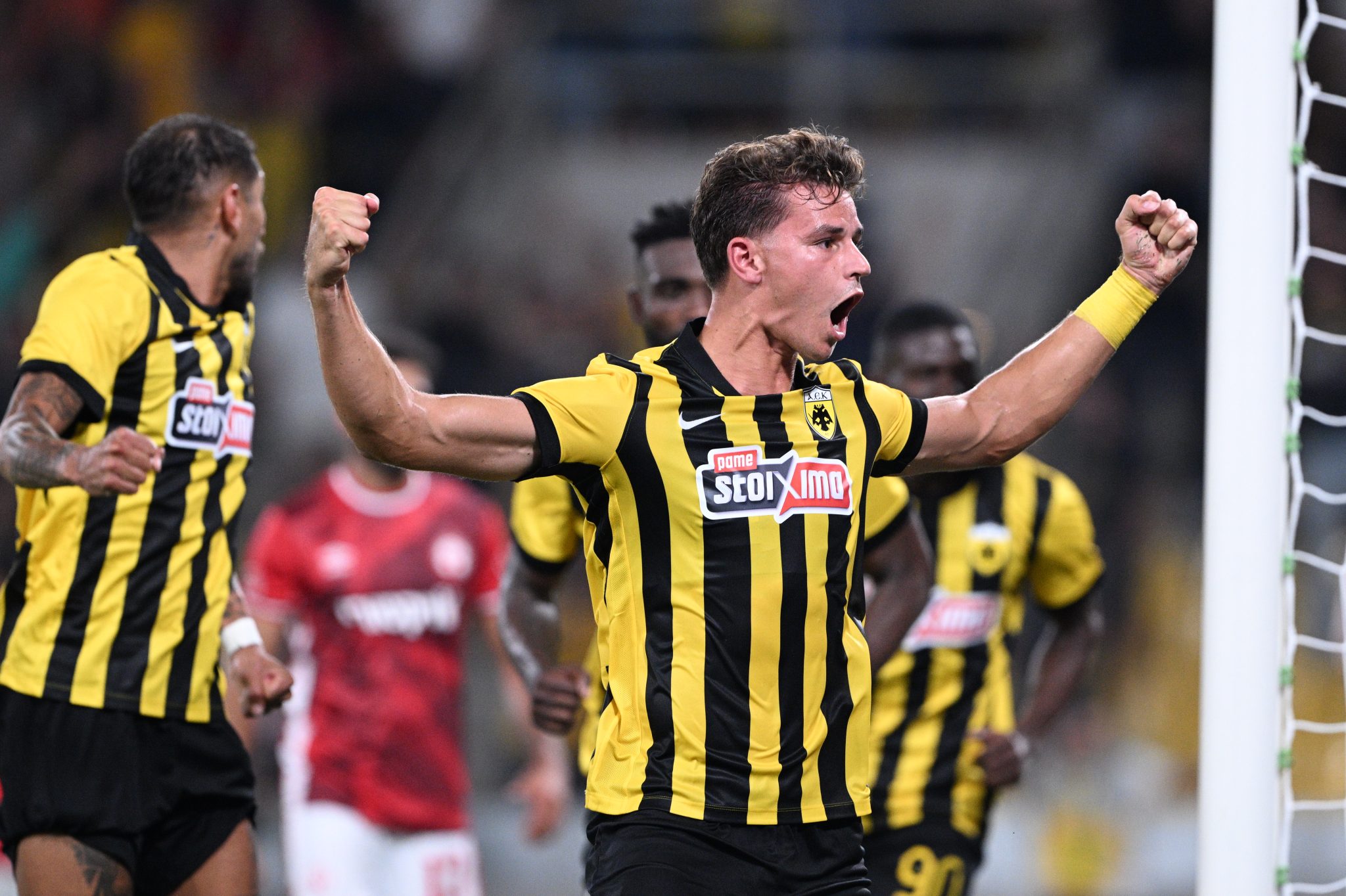 Κεφαλιά του Ρέλβας για το 1-0 της ΑΕΚ (vid)