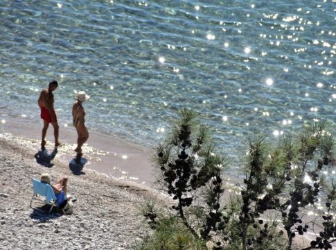 Αίθριος καιρός με τοπικές μπόρες και άνοδο της θερμοκρασίας – Πού θα «χτυπήσουν» 38άρια