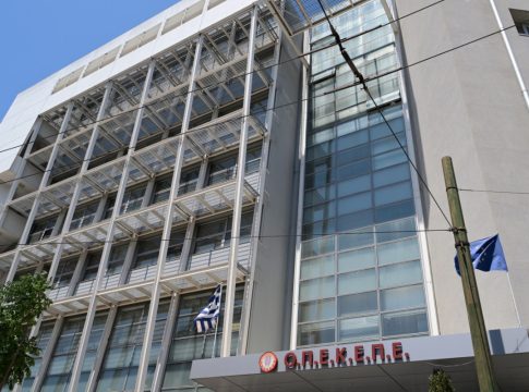 «Αν δεν τα πάρει, δεν φτιάχνει δουλειά», νέοι διάλογοι – φωτιά για το σκάνδαλο του ΟΠΕΚΕΠΕ