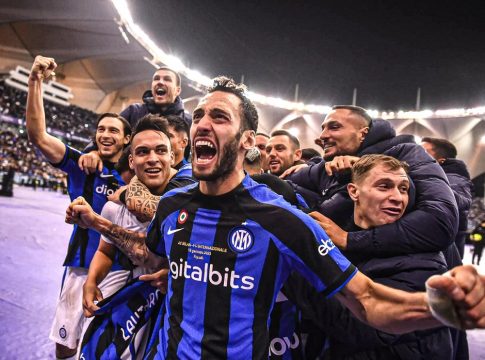 «Η Ίντερ παραχωρεί τον Τσαλχάνογλου στη Γαλατασαράϊ και παίρνει τον Κοκτσού από την Μπενφίκα»