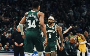 Η «potential starting lineup» των Μπακς και το απίθανο ποσό που θα παίρνει ο Λίλαρντ για τα επόμενα πέντε χρόνια (pics)