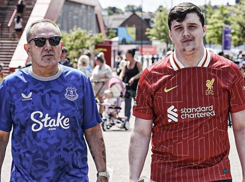 Η συγκλονιστική φωτογραφία του ESPN για το πένθος στο Λίβερπουλ