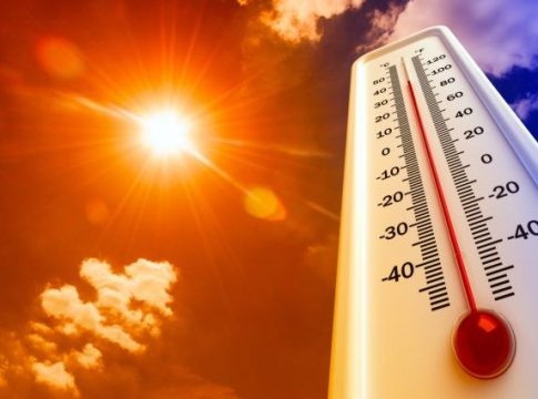 Ανοίγουν επτά κλιματιζόμενοι χώροι στην Αθήνα