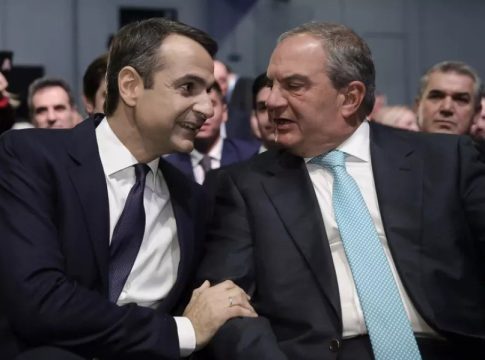 Το άδειασμα Μητσοτάκη σε Καραμανλή και οι φόβοι για «εμφύλιο» στη ΝΔ
