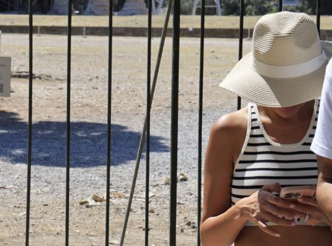 Καιρός: Έκτακτο δελτίο για τον καύσωνα – Πότε θα δούμε 42άρια