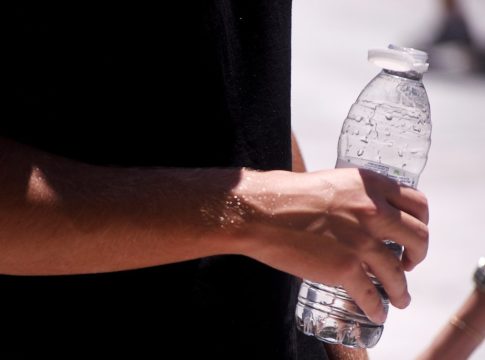 Καιρός: Έρχεται νέο κύμα καύσωνα – Ισχυροί βοριάδες στο Αιγαίο και θερμοκρασίες έως 37 βαθμούς σήμερα