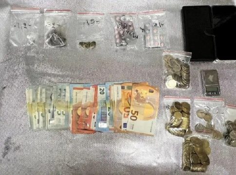 Αστυνομική επιχείρηση στις Αχαρνές για διακινητές ναρκωτικών – 7 συλλήψεις