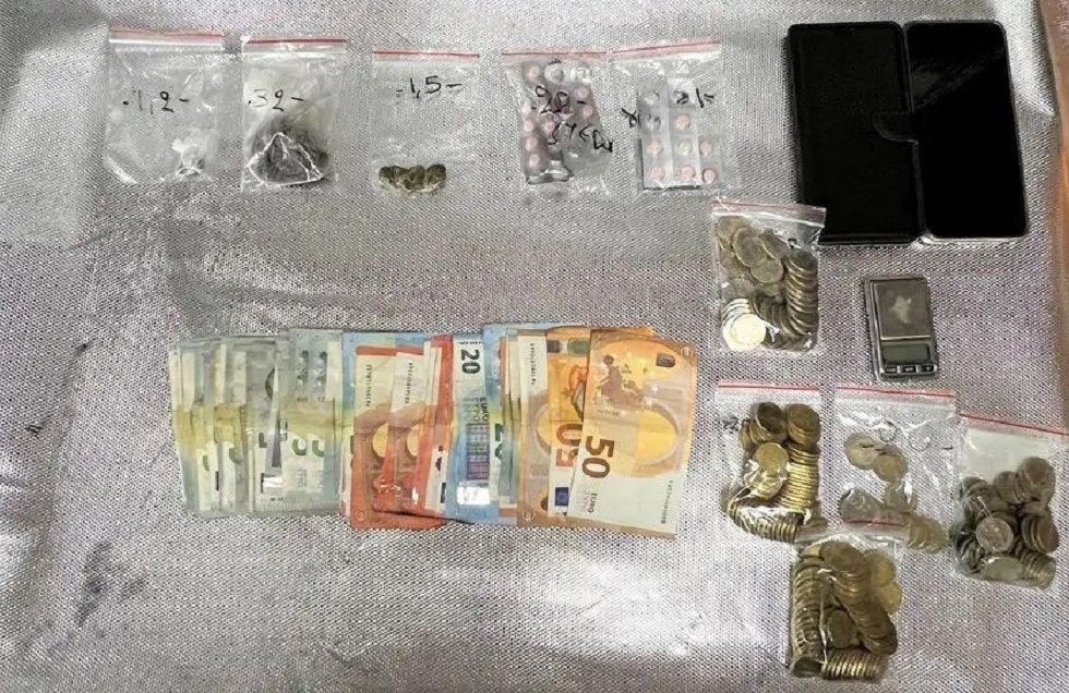 Αστυνομική επιχείρηση στις Αχαρνές για διακινητές ναρκωτικών – 7 συλλήψεις