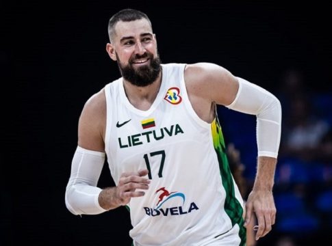 Το βίντεο με τον Βαλαντσιούνας από το συνέδριο B8 Summit στο Βίλνιους