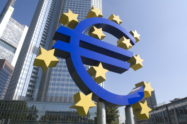 ΕΚΤ: Φρενάρουν οι μισθοί στην Ευρωζώνη – Τι ισχύει στην Ελλάδα