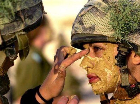 Σε ποιες χώρες του κόσμου στρατολογούνται υποχρεωτικά οι γυναίκες