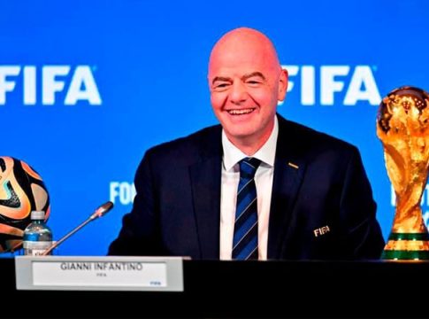 FIFPro κατά FIFA και Ινφαντίνο: «Θέτει σε κίνδυνο την υγεία των ποδοσφαιριστών, όχι σε… αυτοκράτορες»