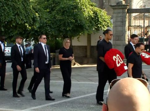 Ντιόγκο Ζότα: Live η κηδεία του ποδοσφαιριστή της Λίβερπουλ και του αδερφού του Αντρέ Σίλβα (vid)