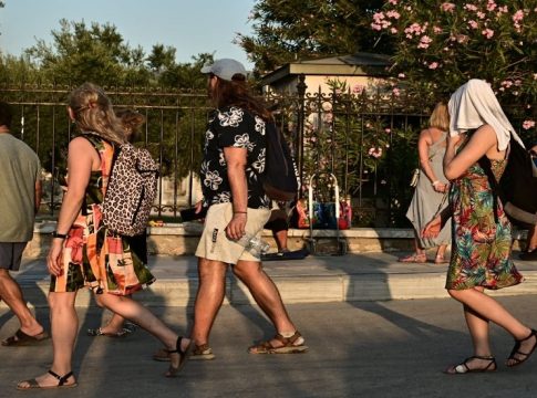 Καύσωνας: Υποχρεωτική παύση εξωτερικών εργασιών και delivery την Δευτέρα (28/7) – Νέα έκτακτα μέτρα προστασίας