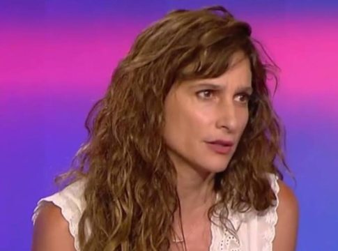 «Πόσοι είναι οι παιδεραστές – κακοποιητές ανάμεσά μας;»: Χιλιάδες μηνύματα υποστήριξης στη Μαρίνα Καλογήρου