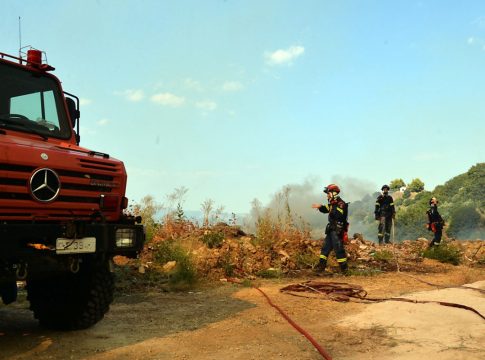 Μεσσηνία: Στο νοσοκομείο πυροσβέστης που επιχειρούσε στη φωτιά στον Αετό Μεσσηνίας