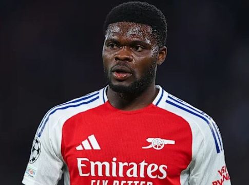 Σοκ στην Premier League: Εκδόθηκε ένταλμα σύλληψης σε βάρος του Τόμας Πάρτεϊ