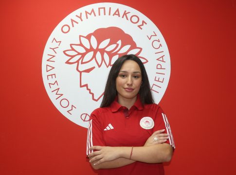 Στα «ερυθρόλευκα» η Σοφία Πελεκούδα