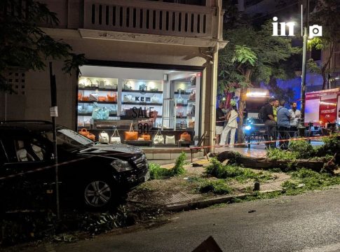 Τροχαίο στο Κολωνάκι με έξι τραυματίες – Αυτοκίνητο έπεσε σε εστιατόριο (vid)