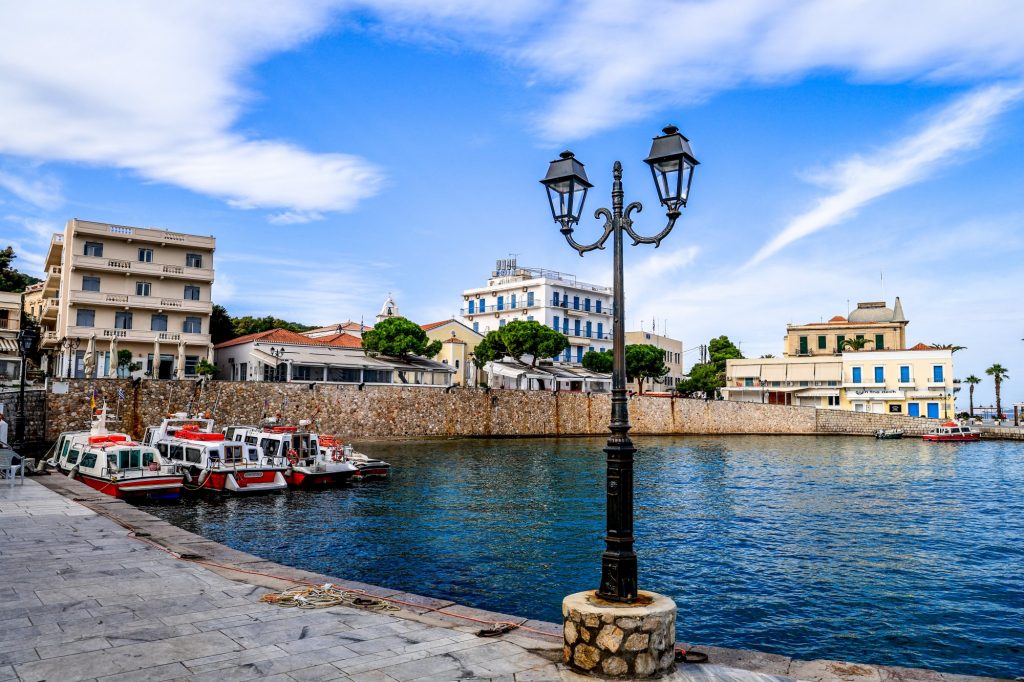 Ζήσε τον μύθο σου στην παράγκα – Οι άθλιες συνθήκες διαμονής των εργαζόμενων στην τουριστική σεζόν