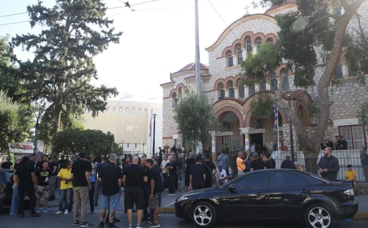 Συγκίνηση στο 40ήμερο μνημόσυνο του Δημήτρη Χατζηχρήστου