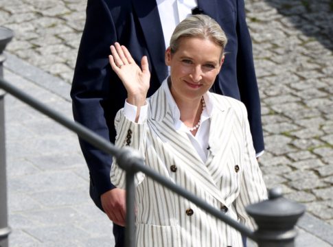 Γερμανία: Tο AfD φτάνει ξανά το 25% στις εκλογικές δημοσκοπήσεις