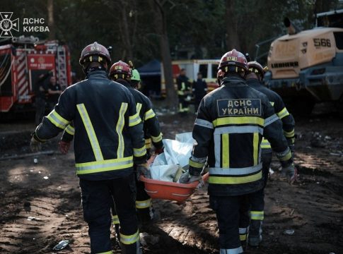 Ουκρανία: Από τους πιο πολύνεκρους βομβαρδισμούς στο Κίεβο – Σκοτώθηκαν 31 άνθρωποι, ανάμεσά τους και 5 παιδιά