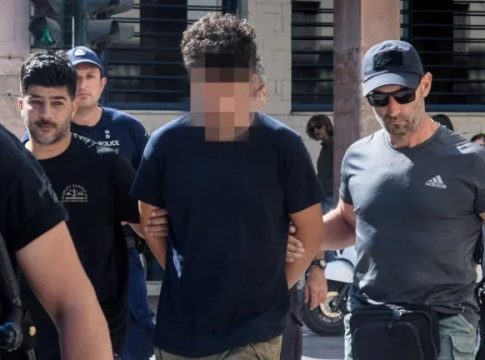 Πάτρα: Νέα προθεσμία για αύριο πήρε ο 25χρονος που κατηγορείται για εμπρησμό – Τι λένε οι δικηγόροι του