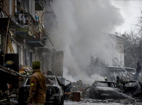 Ουκρανία: Συναγερμός στο Κίεβο για επιθέσεις ρωσικών drones και πυραύλων εν μέσω ειρηνευτικών συνομιλιών
