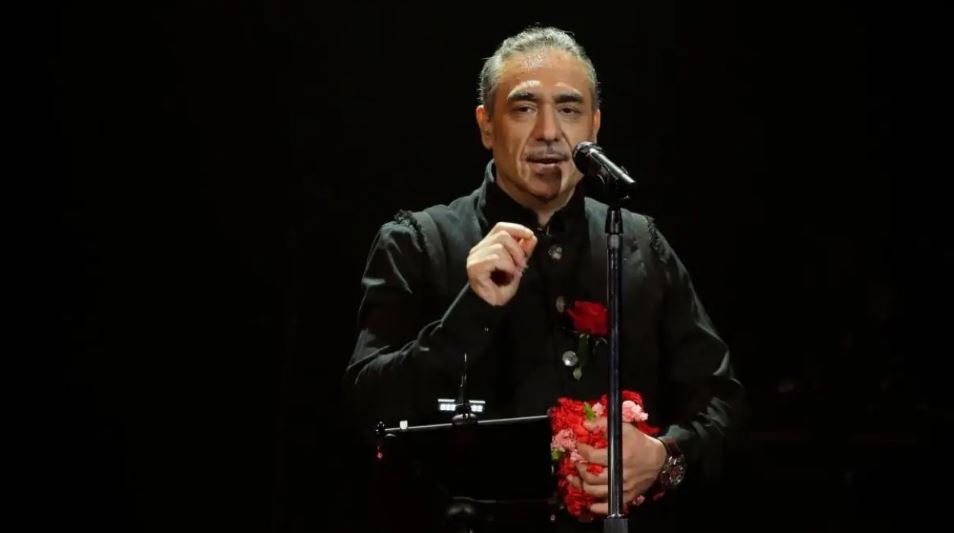 Νότης Σφακιανάκης: Σπάνια δημόσια εμφάνιση στη Βάρκιζα
