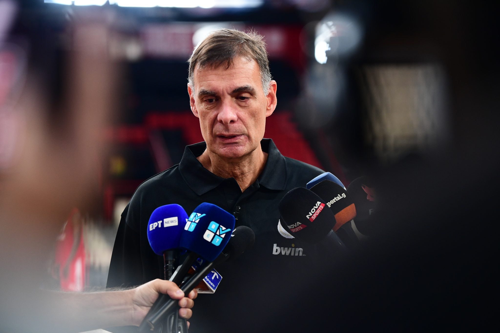 Μπαρτζώκας: «Δεν θα πάρουμε παίκτη επειδή πιέζουν τα social media» – Τι είπε για τον Έβανς