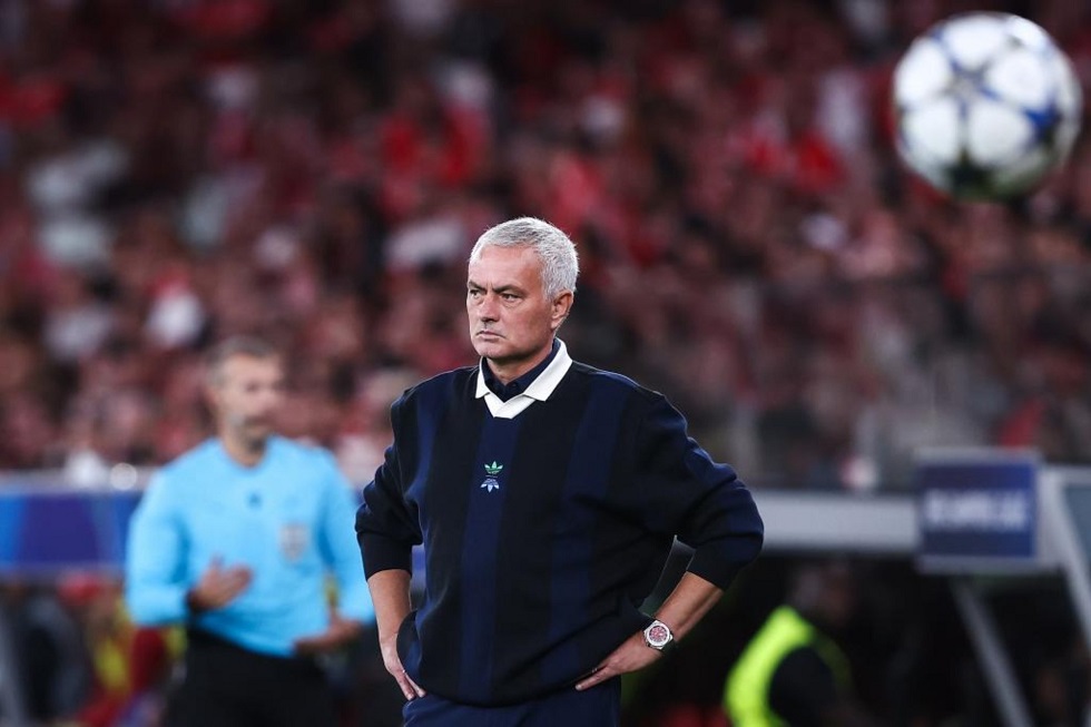Μουρίνιο: «Αν παίζαμε στο Champions League θα αποκλειόμασταν, τώρα πάμε να πάρουμε το Europa»