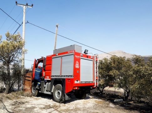 Φωτιά: Παραμένει υψηλός ο κίνδυνος για αύριο Δευτέρα – Στο πορτοκαλί επτά περιοχές