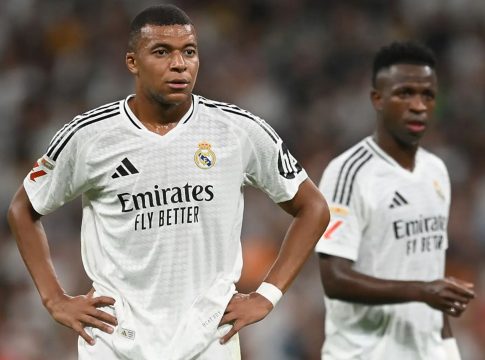 Η La Liga κατήγγειλε ρατσιστική επίθεση εις βάρος των Εμπαπέ και Βινίσιους